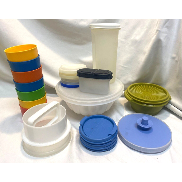 Large lot of VINTAGE Tupperware, 20 items, numbers in description - Picture 1 of 12
